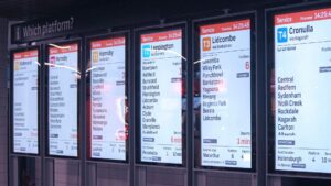 Start 53 Digitale Fahrpläne für Züge an Bahnhof