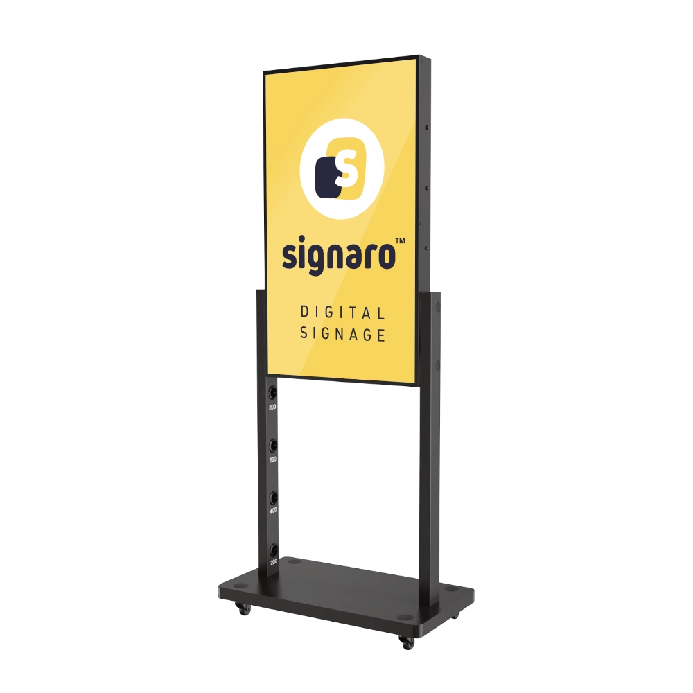 Hochhelles Digital Signage Schaufensterdisplay in leicht schräger Ansicht mit Bodenständer.